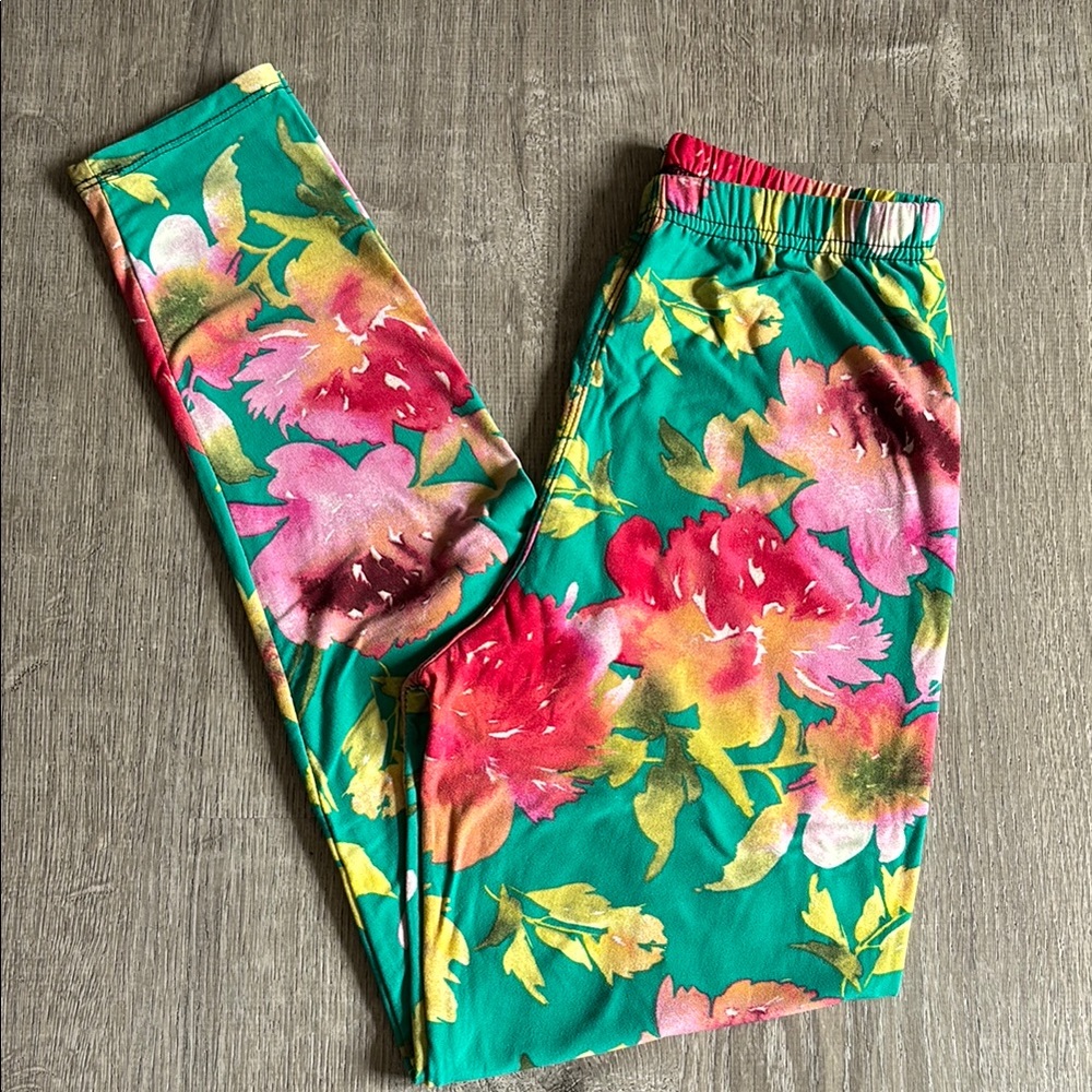 NWOT Agnes & Dora teal and Pink Floral Leggings